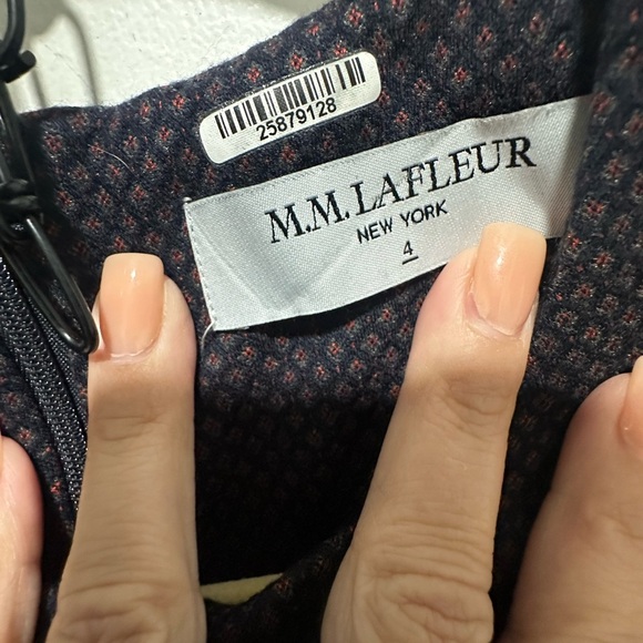 M.M. LaFleur The Jayde Dress - Stretch Foulard Knit size 4 EUC $358 MSRP - Picture 5 of 6